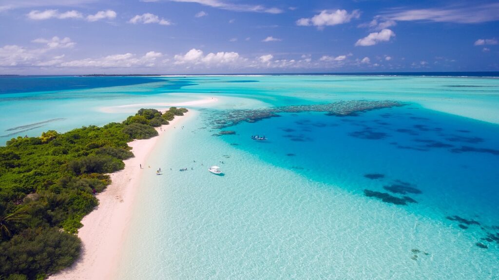 Białe plaże Maldivów