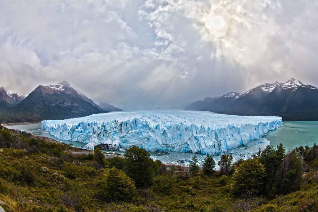 Górzyste pejzaże Patagonii