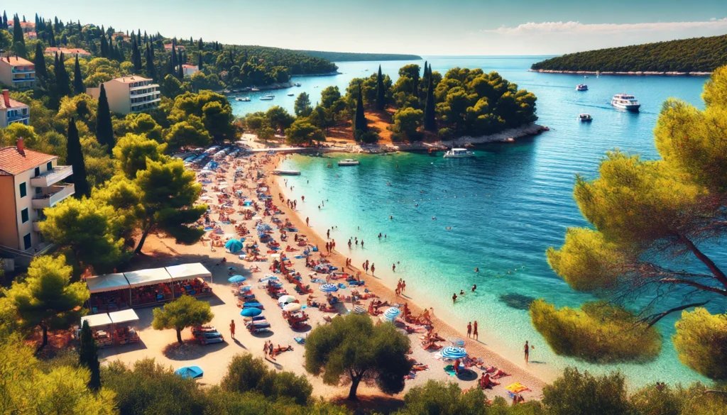 Piękny widok na plażę Lone Bay w Rovinj, Chorwacja.