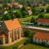 Kościół renesansowy w Żórawinie z widokiem na stację kolejową i Muzeum Powozów – atrakcje turystyczne niedaleko Wrocławia