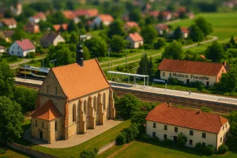 Kościół renesansowy w Żórawinie z widokiem na stację kolejową i Muzeum Powozów – atrakcje turystyczne niedaleko Wrocławia