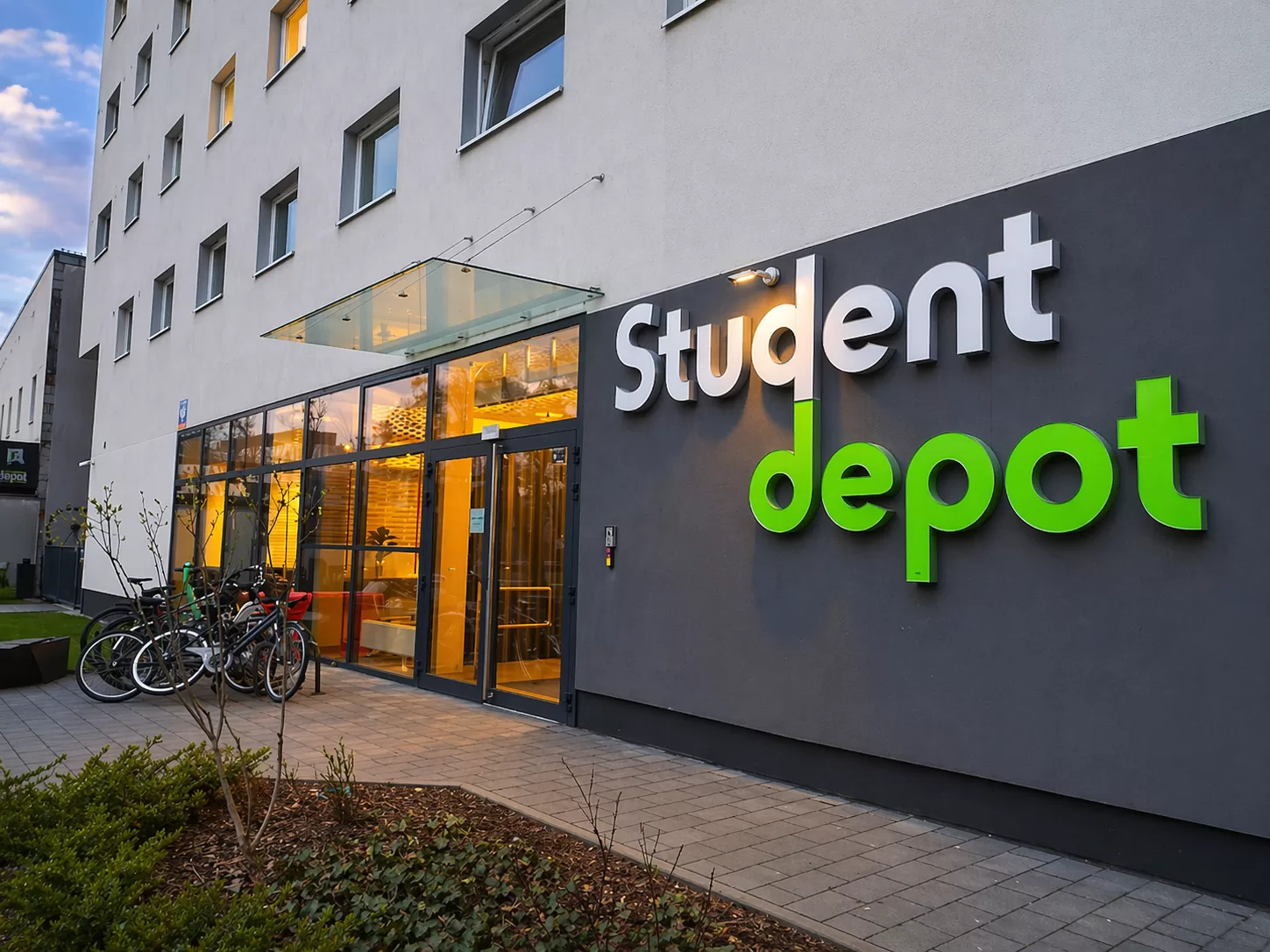 Student Depot we Wrocławiu – wejście do nowoczesnego akademika dla studentów