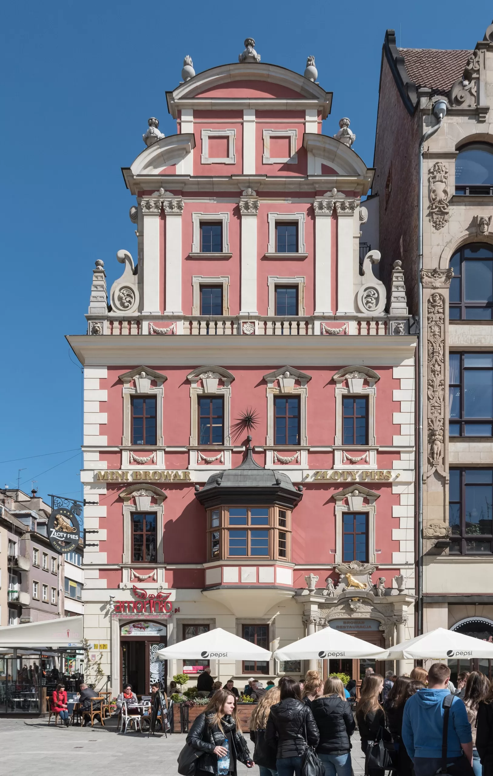 Baroque-style façade of the reconstructed house at Rynek 41